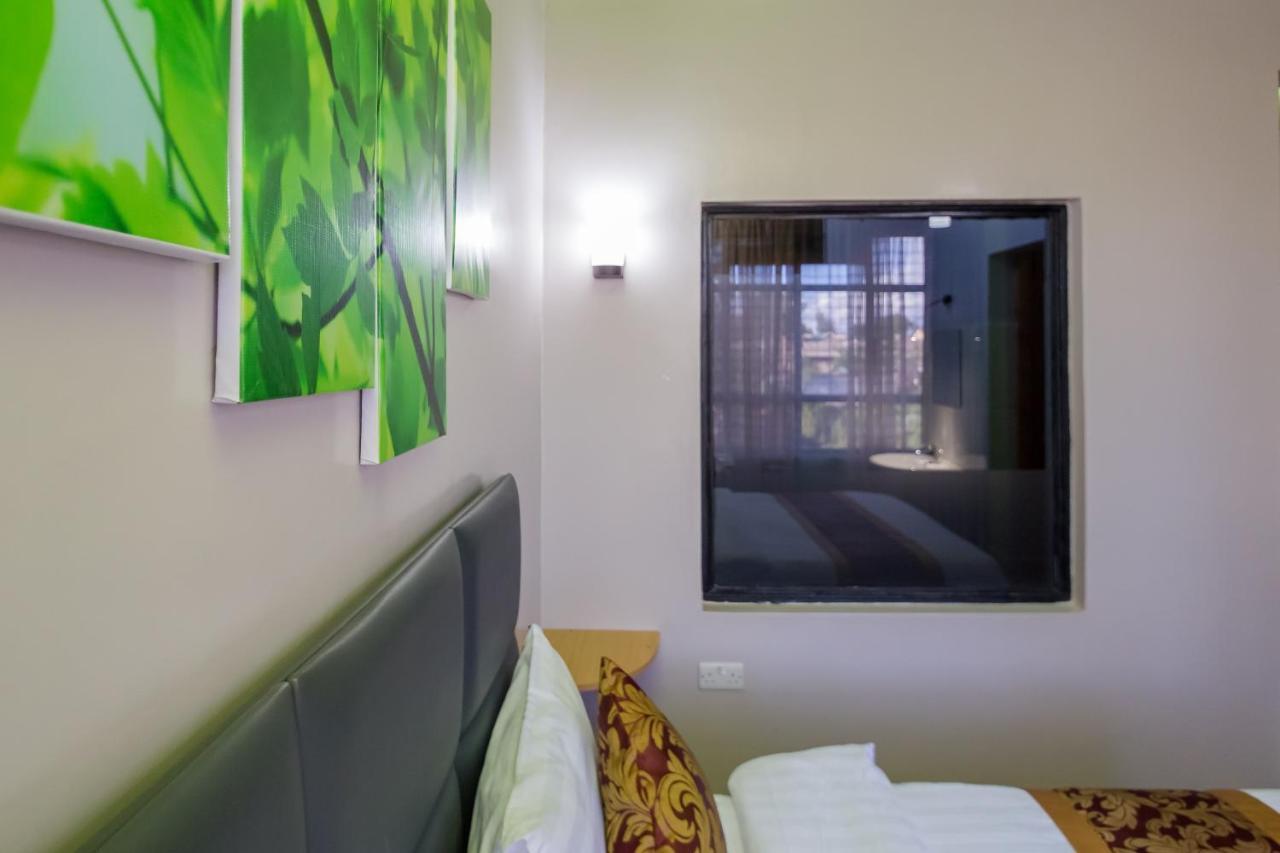Maple Inn Hotel Nairobi Buitenkant foto