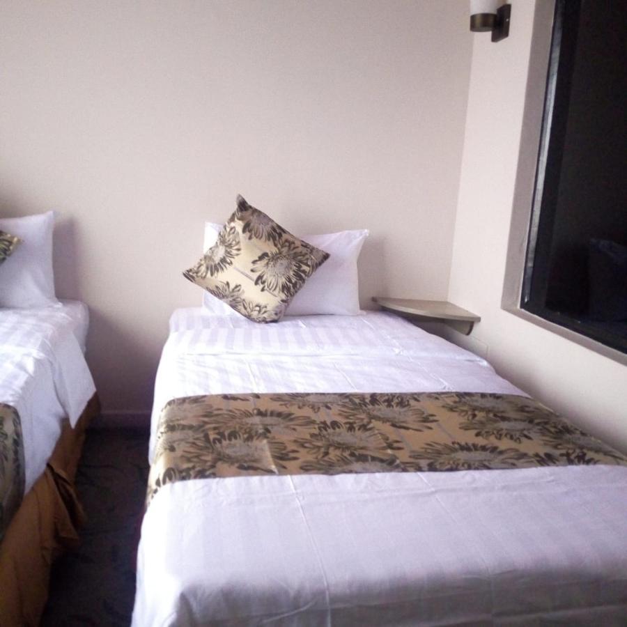 Maple Inn Hotel Nairobi Buitenkant foto